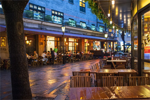 科技与人道主义：上海的案例分析